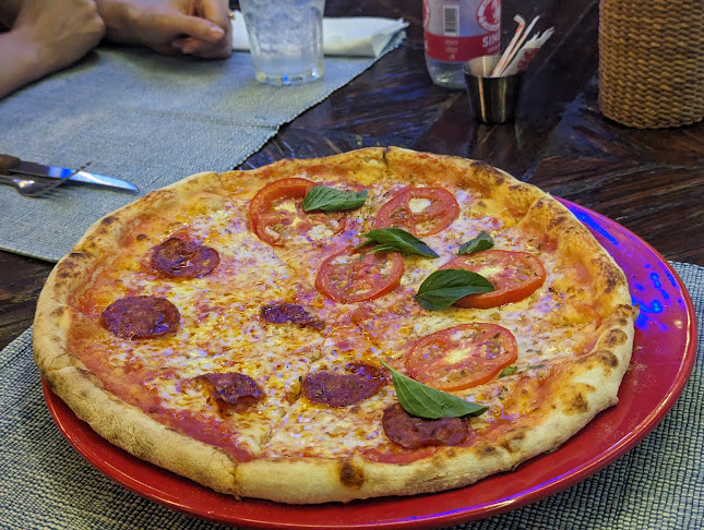 Opinii despre M&M's Pizzeria & Spaghetteria în อำเภอเมืองภูเก็ต - การบริการอาหารและที่พัก