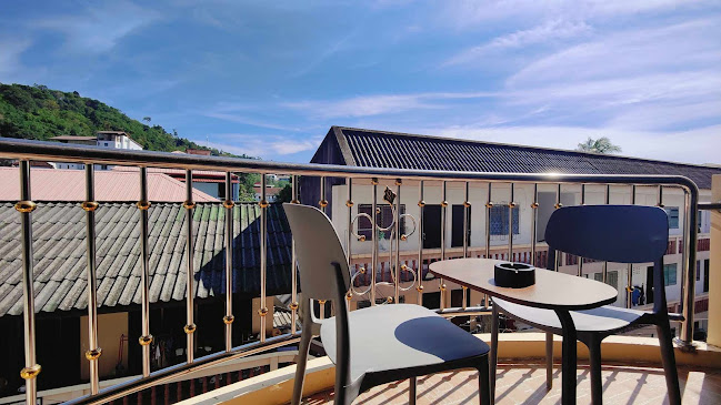 Opinii despre Cafe Lavazza Lukkan Mansion în อำเภอกะทู้ - การบริการอาหารและที่พัก