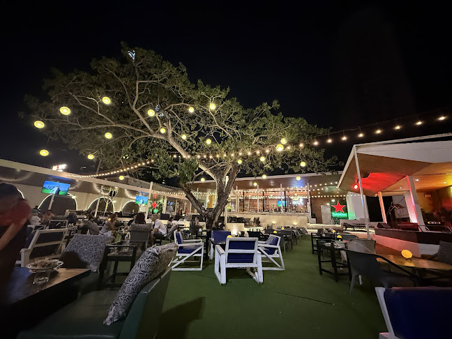 Sense of the sea - การบริการอาหารและที่พัก