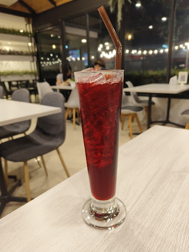 วีที แหนมเนือง หัวรถไฟ - การบริการอาหารและที่พัก