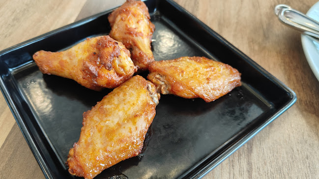 104 ถ. วิรัชหงษ์หยก ตำบลตลาดเหนือ อำเภอเมืองภูเก็ต ภูเก็ต 83000