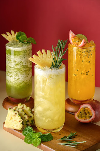 Coffee Talk Old Phuket Town - การบริการอาหารและที่พัก