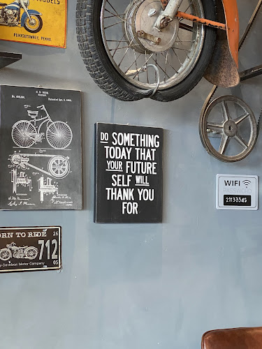 Opinii despre Coffee Talk Old Phuket Town în อำเภอเมืองภูเก็ต - การบริการอาหารและที่พัก