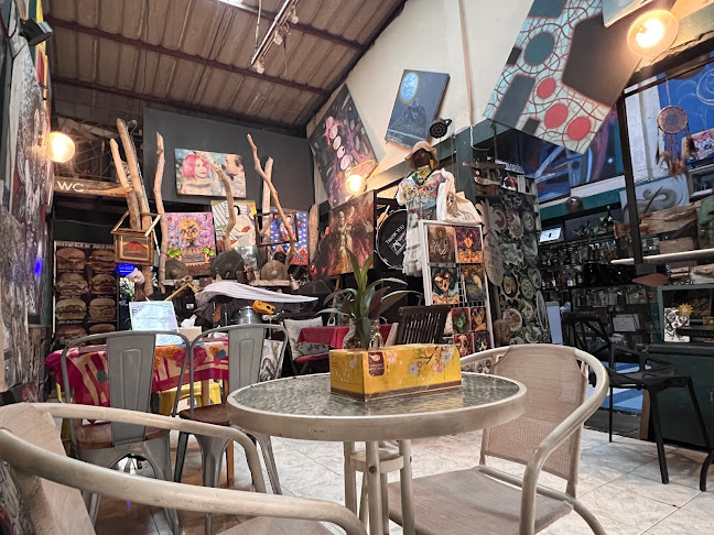 Art space cafe - เมือง