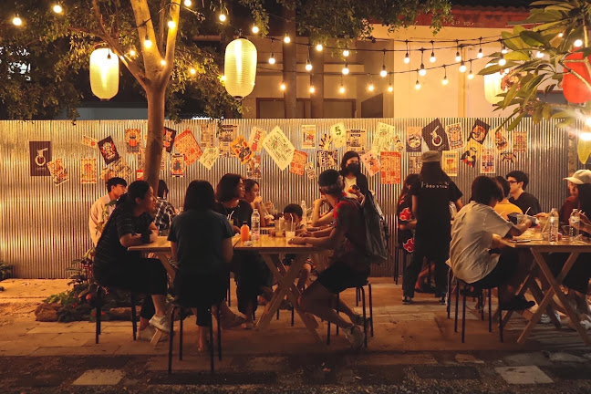 อิ-ซัง คราฟท์ ราเมน - การบริการอาหารและที่พัก