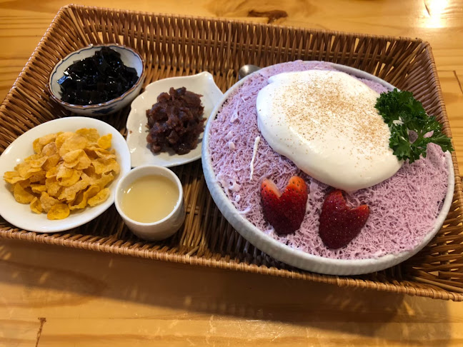 WAN CHAN Café - วรรณจันท์ คาเฟ่ - การบริการอาหารและที่พัก