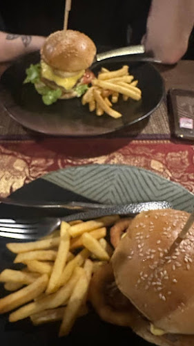 Art space cafe - การบริการอาหารและที่พัก