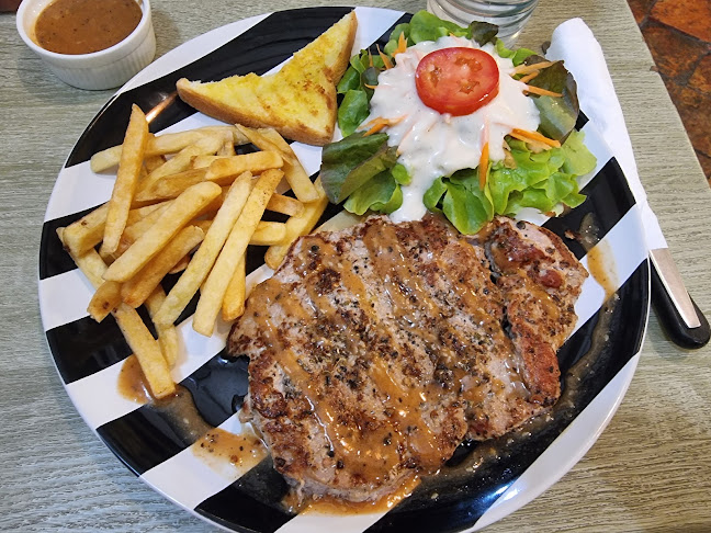 Opinii despre พวงรัตน์สเต็กโฮม -Puangrat Steak Home în อำเภอเมืองสงขลา - การบริการอาหารและที่พัก