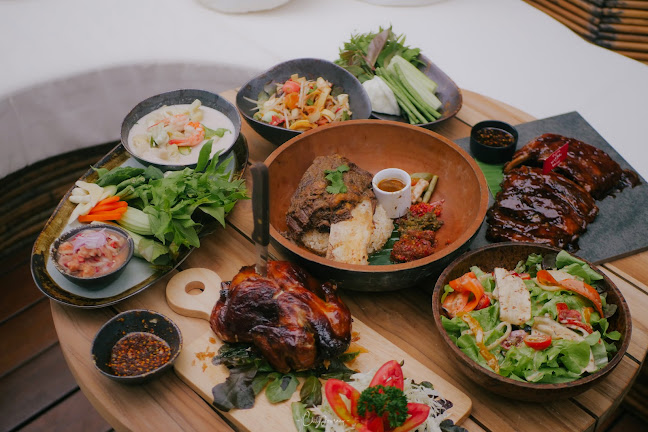 Three Monkeys Restaurant - อำเภอเมืองภูเก็ต