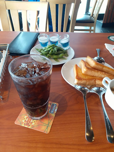 ซิซซ์เล่อร์ เซ็นทรัล แจ้งวัฒนะ - การบริการอาหารและที่พัก