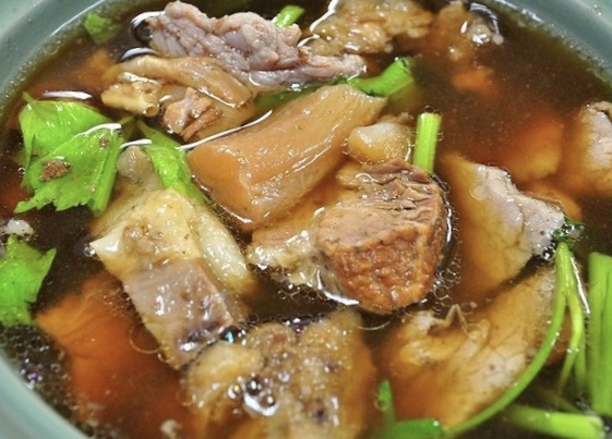 ก๋วยเตี๋ยวเนื้อลำดี - การบริการอาหารและที่พัก