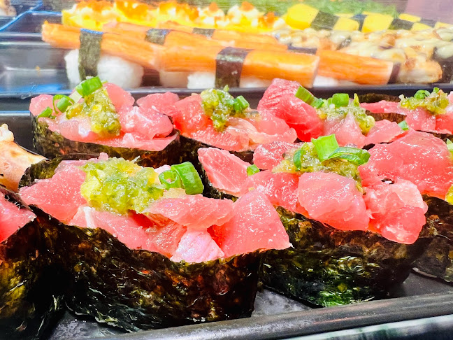Hey! Sushi ซูชิแม่ลูกอ่อน สาขาในตลาดปากซอยเนินพลับหวาน - การบริการอาหารและที่พัก