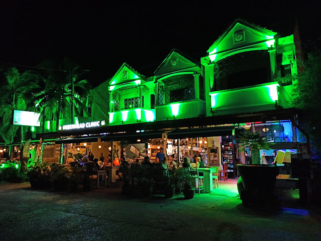 โคโคสนุส - การบริการอาหารและที่พัก