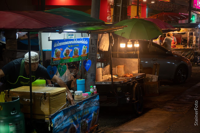 771 BBQ SEAFOOD & Restaurant - การบริการอาหารและที่พัก