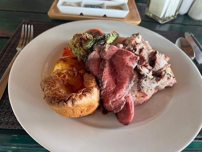 Dr Frogs Bar & Grill - การบริการอาหารและที่พัก