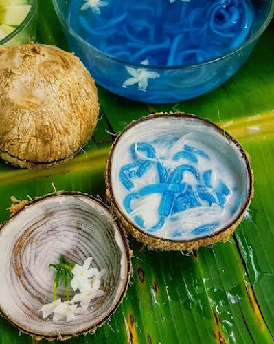 Groovy cat cafe ( coffee / tea / Breakfast/Pre Order Thai Dessert ) - เมือง