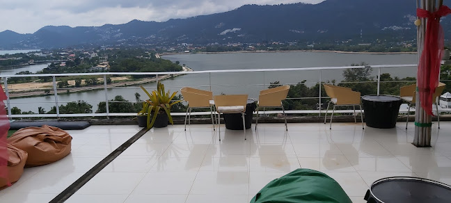 คาเฟ่ เดอะ ฮิลล์