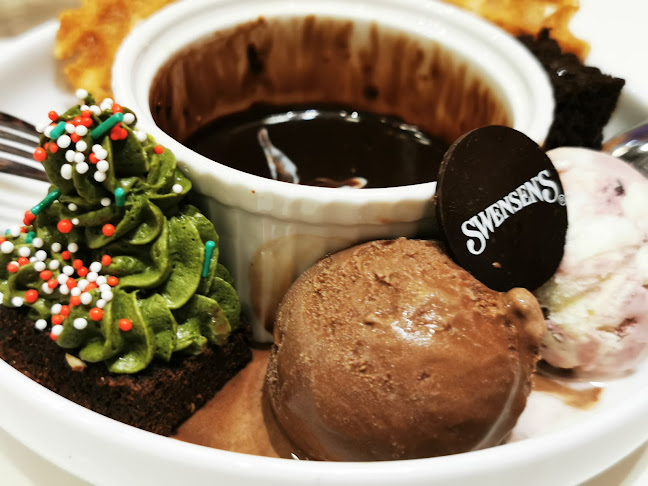 Opinii despre Swensen's Lotus South Pattaya în อำเภอบางละมุง - การบริการอาหารและที่พัก