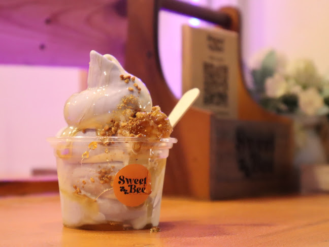 Sweetbeeice ไอศกรีมสวีทบี ตลาดต้นตาล - การบริการอาหารและที่พัก