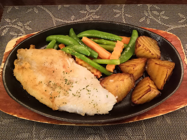 Opinii despre ป่าตอง ซันเซ็ท วิว เรสเตอร์รอง în อำเภอกะทู้ - การบริการอาหารและที่พัก