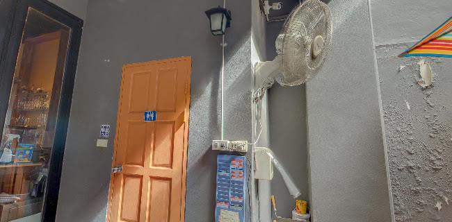 Gallery Cafe Phuket - การบริการอาหารและที่พัก