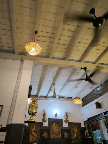 พวงรัตน์สเต็กโฮม -Puangrat Steak Home - การบริการอาหารและที่พัก