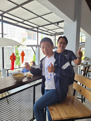 เฮือนคำพลอย หลักเมืองมาร์เกต - การบริการอาหารและที่พัก