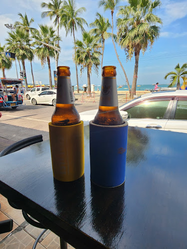 Opinii despre นิว เรด แคท บาร์ în อำเภอบางละมุง - การบริการอาหารและที่พัก