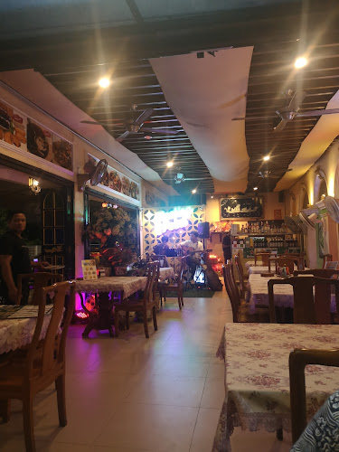 Opinii despre MEETING POINT în อำเภอเมืองภูเก็ต - การบริการอาหารและที่พัก