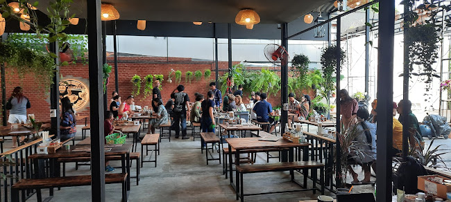 ครัว คุณยายแว่น - การบริการอาหารและที่พัก