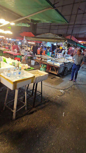 ตลาดกลางคืนสถานีรถไฟพิษณุโลก