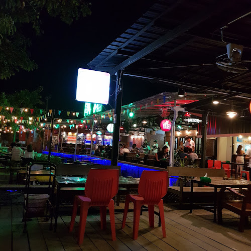 Opinii despre Slum Bar în อำเภอเมืองพะเยา - การบริการอาหารและที่พัก