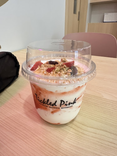 Opinii despre Tickled Pink Pattaya (ทิกเคลท พิงค์ พัทยา) în อำเภอบางละมุง - การบริการอาหารและที่พัก