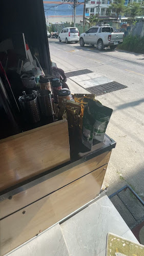 Opinii despre Sometime coffee bar (บางเวลา)​ în อำเภอกะทู้ - การบริการอาหารและที่พัก