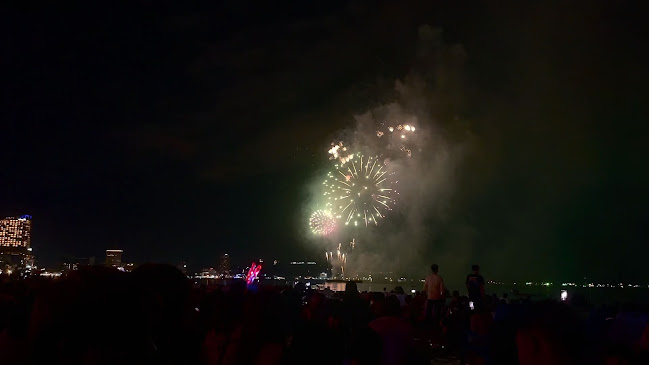 Malibrew Pattaya - การบริการอาหารและที่พัก