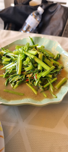 ร้านจัดจ้าน โดยโกแดง - การบริการอาหารและที่พัก