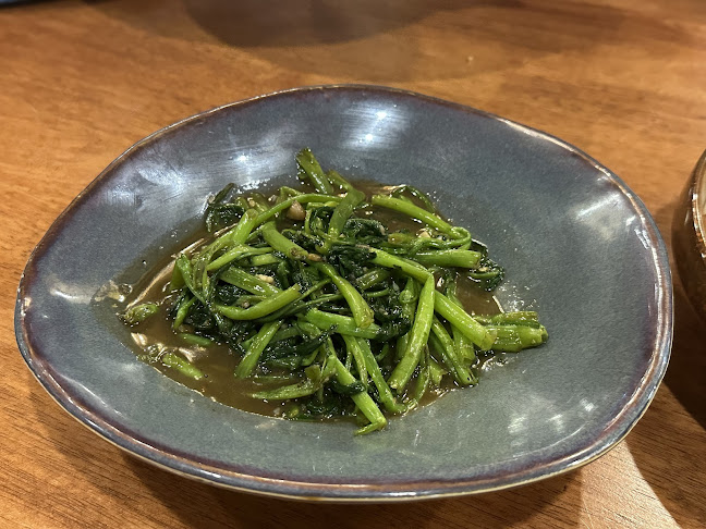 บ้านแกง - การบริการอาหารและที่พัก