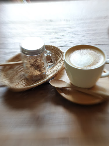 Opinii despre Rilak Cafe ลิลัค คาเฟ่ în Mueang - การบริการอาหารและที่พัก