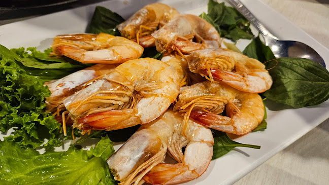 แหลมเจริญ ซีฟู้ด ระยอง - การบริการอาหารและที่พัก