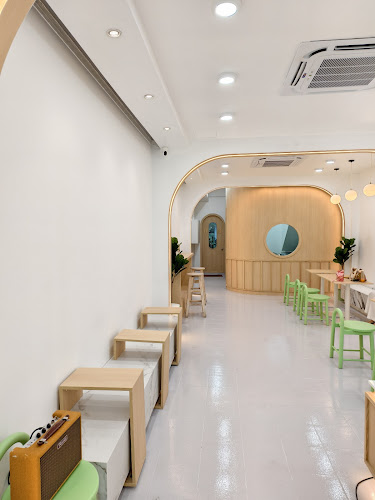 40 ถ. เยาวราช ตำบลตลาดใหญ่ อำเภอเมืองภูเก็ต ภูเก็ต 83000