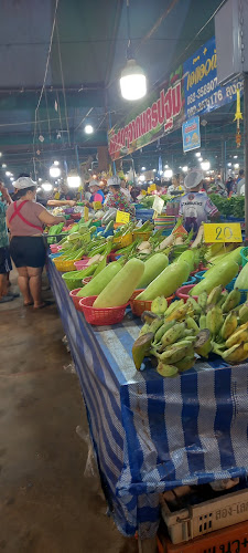 ตลาดสวนหลวง กระทุ่มแบน - อำเภอกระทุ่มแบน