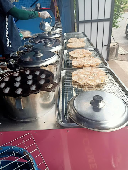 ต้องกิน - ขนมครกกรอบ