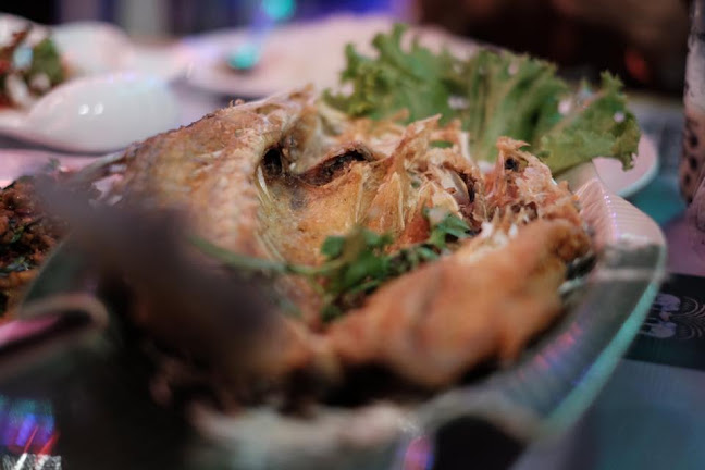 สายแฮงค์2-แลนด์มาร์คนักเมา - การบริการอาหารและที่พัก