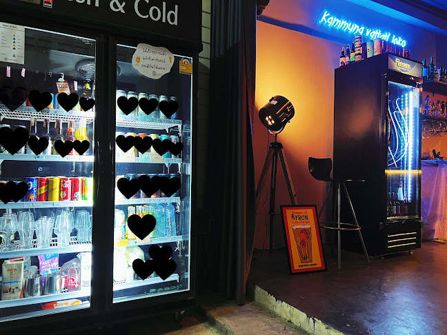 Slowlight slow-bar คาเฟ่แอนด์บาร์ - การบริการอาหารและที่พัก