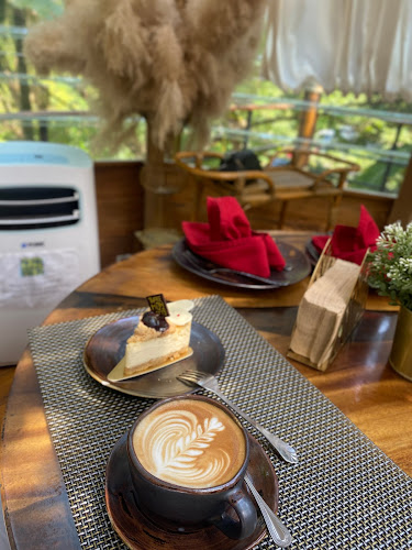 Opinii despre Three Monkeys Restaurant în อำเภอเมืองภูเก็ต - การบริการอาหารและที่พัก