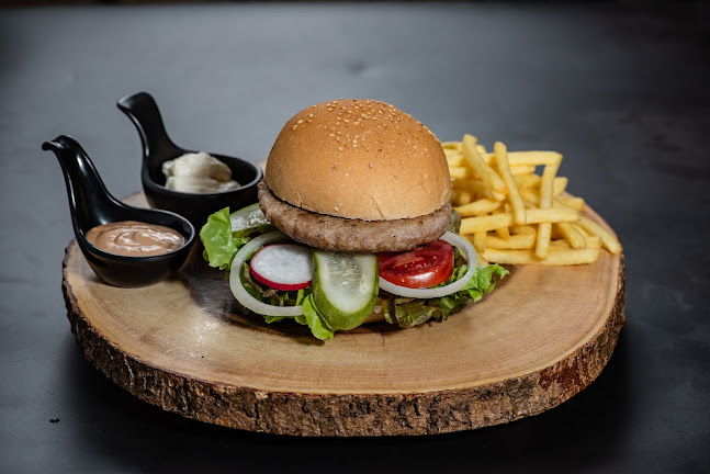 224, 18 19 ตำบล กะรน อำเภอเมืองภูเก็ต ภูเก็ต 83100