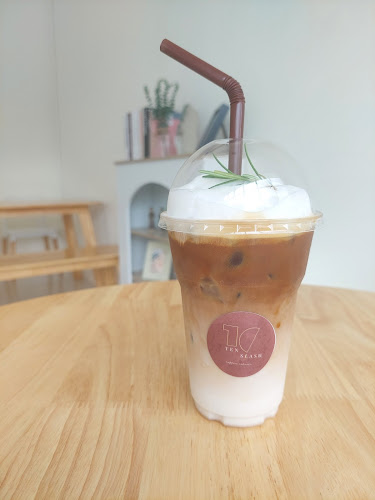Comentarii opinii despre Ten slash coffee corner tenslash เท็นสแลช คาเฟ่นครปฐม