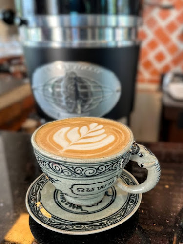 Comentarii opinii despre PhumPhor Coffee​ Restaurant​ ภูมิพ่อ คอฟฟี่เรสเตอรองท์