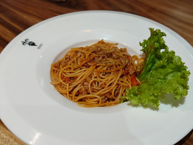 หลานตาชูหาดใหญ่ - การบริการอาหารและที่พัก