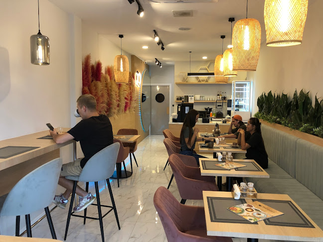 Benedict Breakfast Cafe